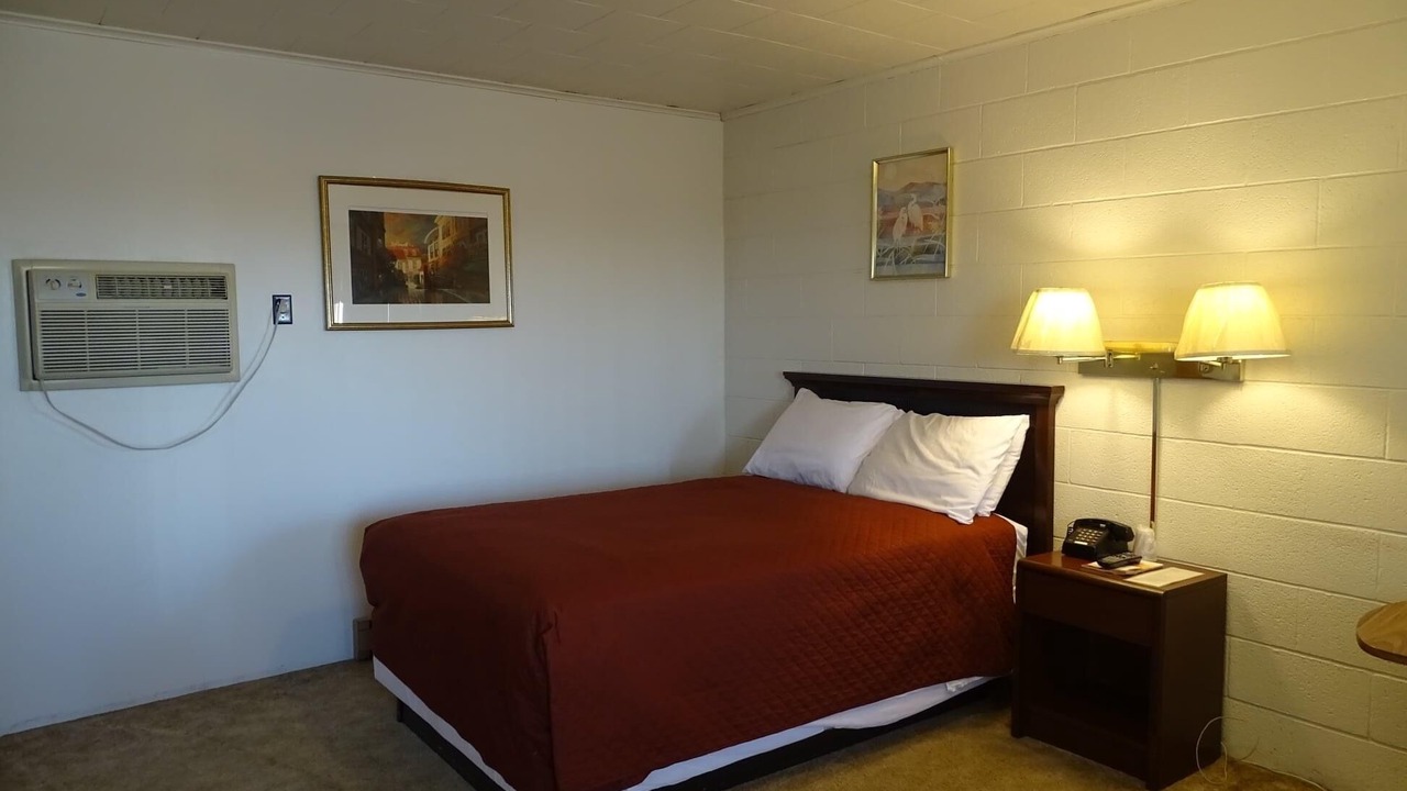 Photo of Bedroom in Adrian