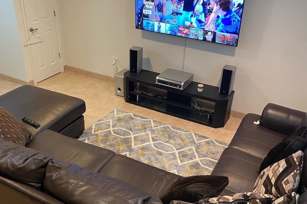 Photo of Livingroom in Woodlawn