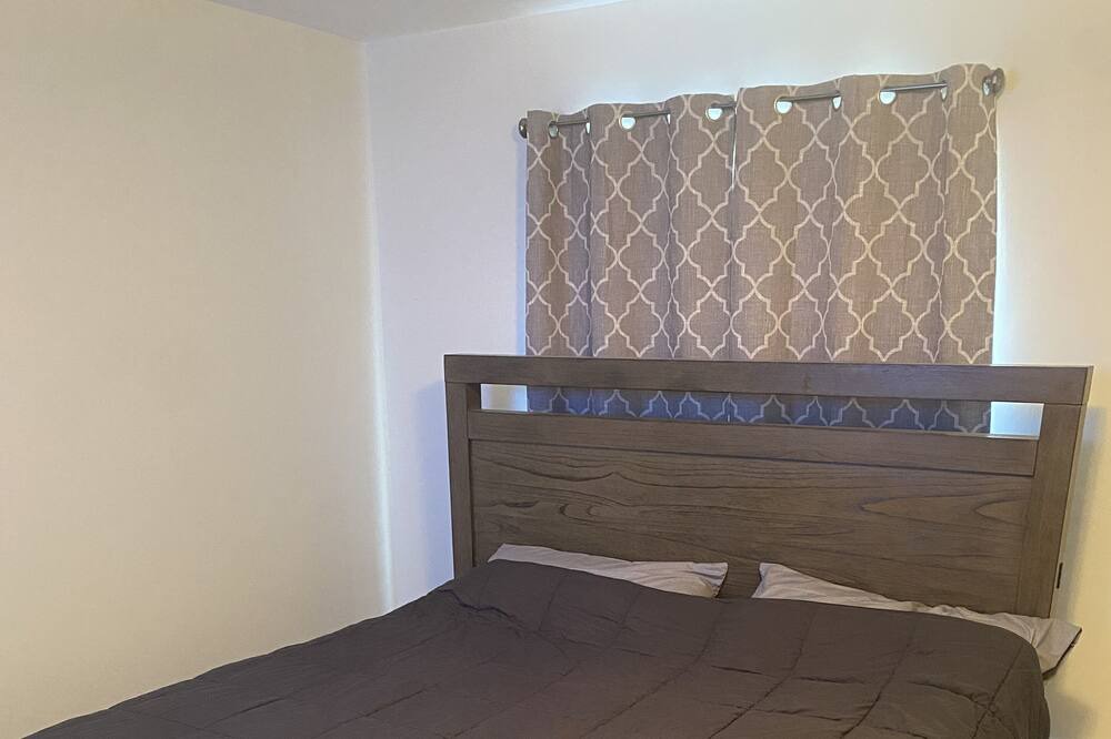 Photo of Bedroom in Woodlawn