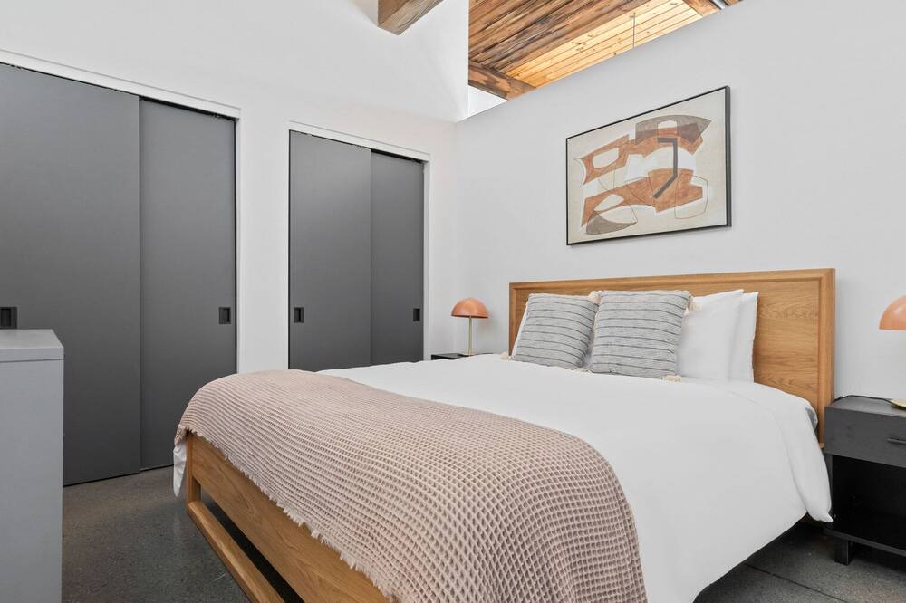 Photo of Bedroom in Sheffield Neighbors