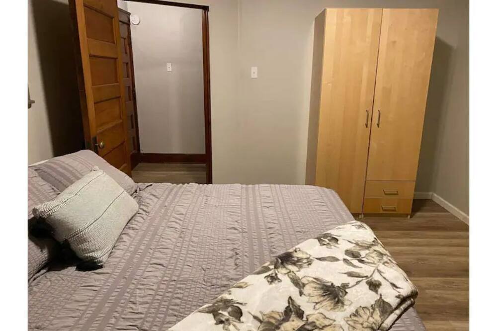 Photo of Bedroom in Quincy