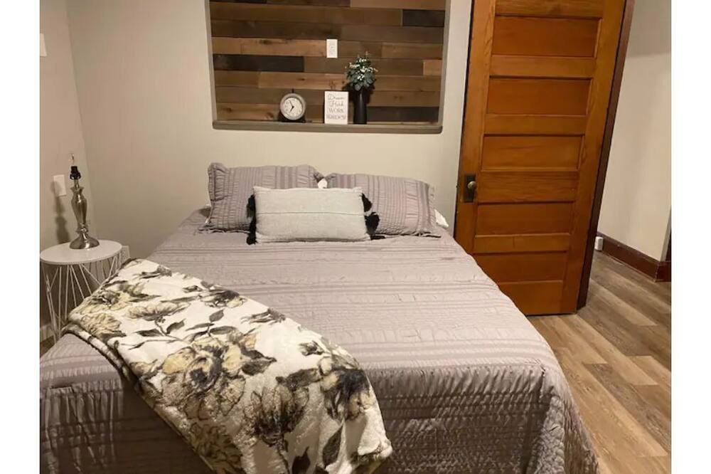 Photo of Bedroom in Quincy
