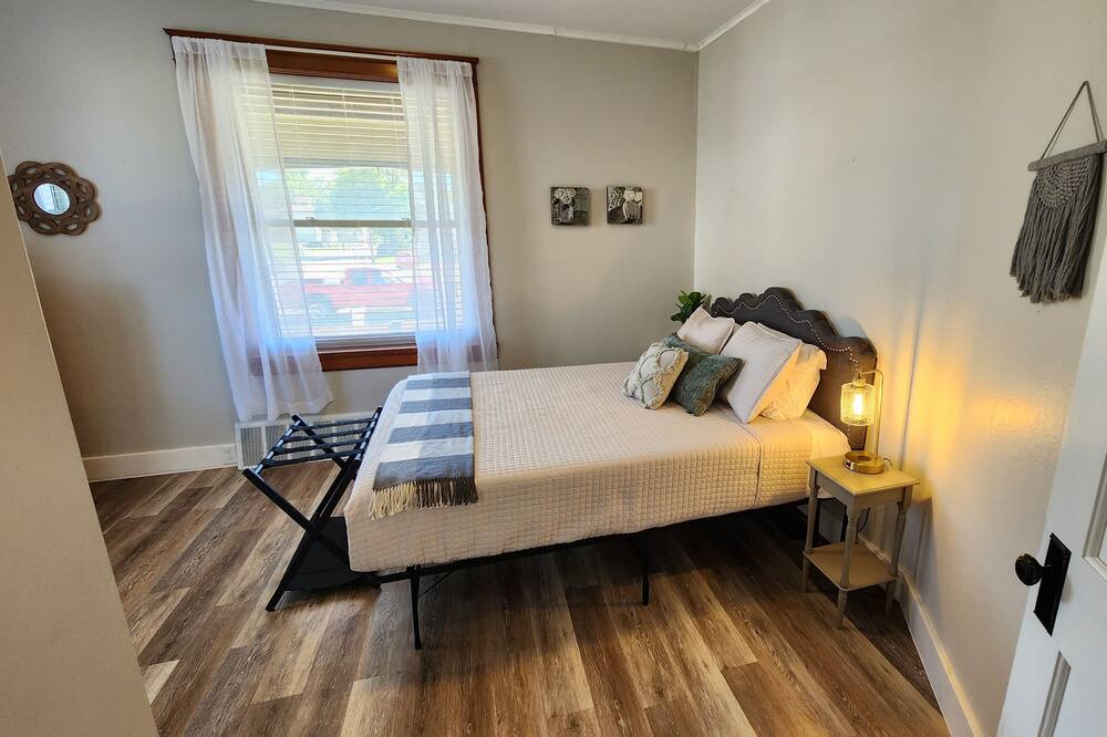 Photo of Bedroom in Quincy