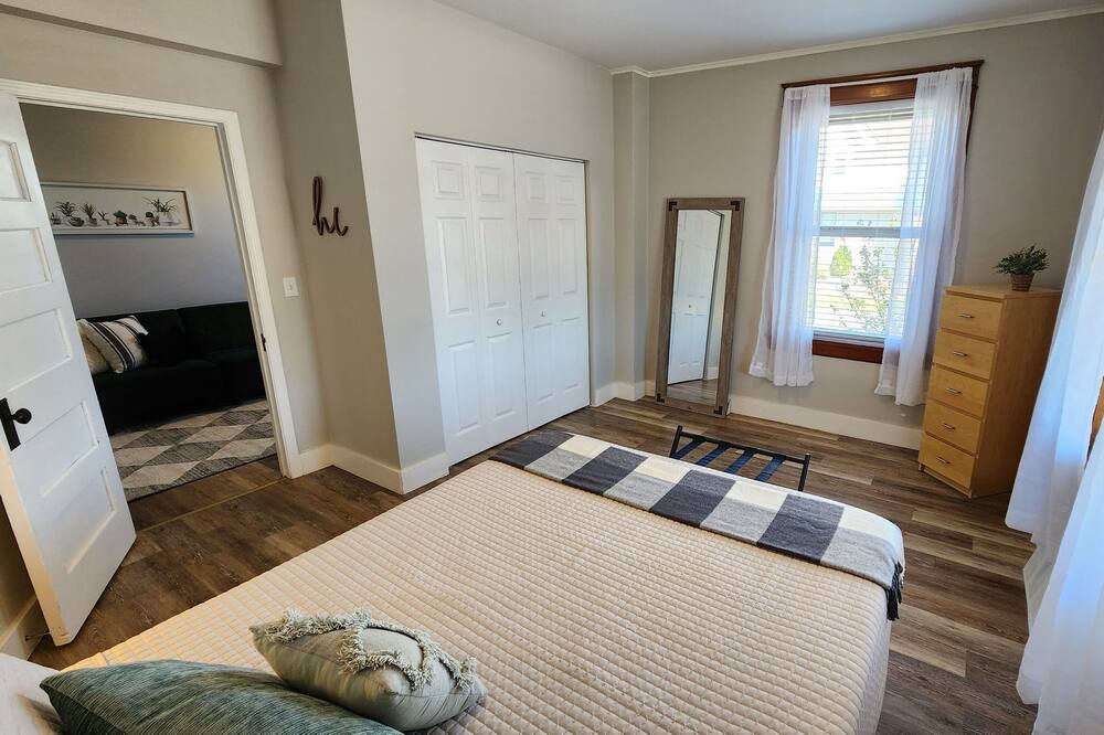 Photo of Bedroom in Quincy