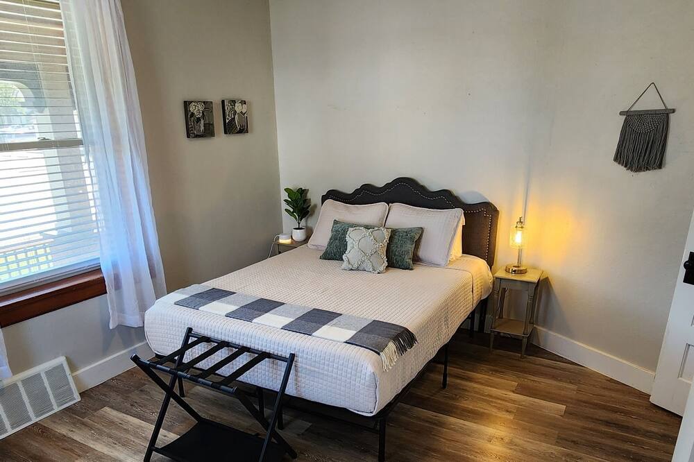 Photo of Bedroom in Quincy