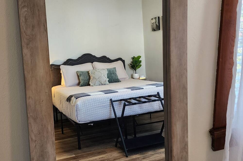 Photo of Bedroom in Quincy