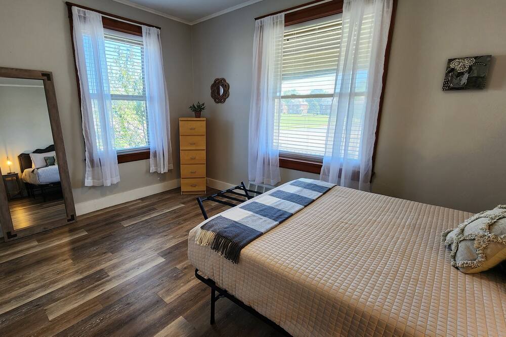Photo of Bedroom in Quincy