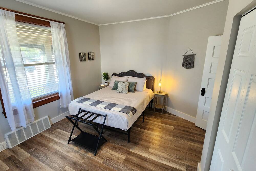 Photo of Bedroom in Quincy