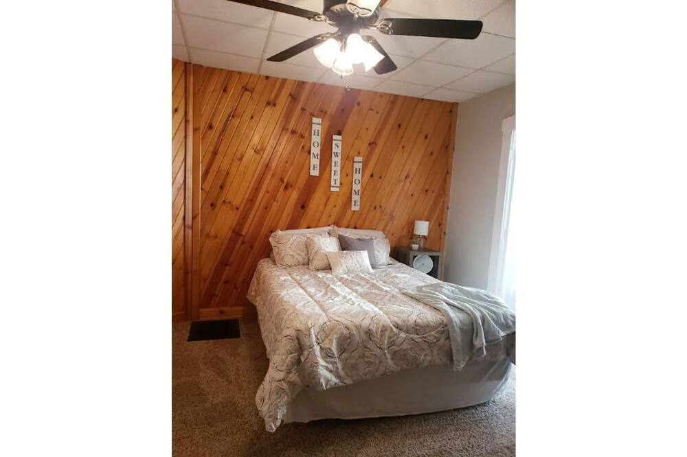 Photo of Bedroom in Quincy