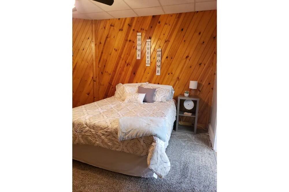 Photo of Bedroom in Quincy