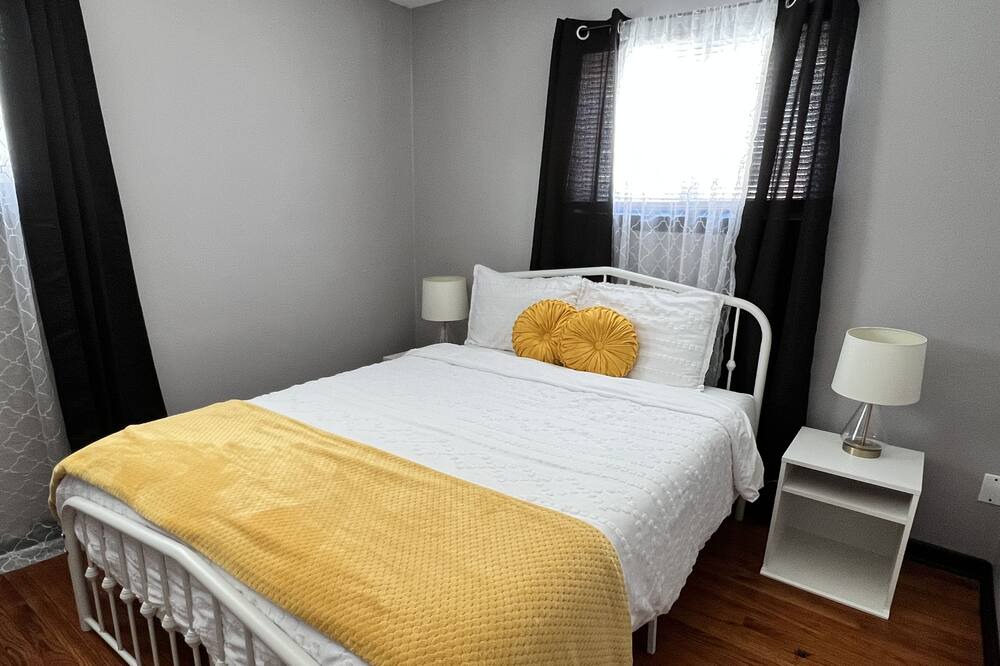 Photo of Bedroom in Yorkville