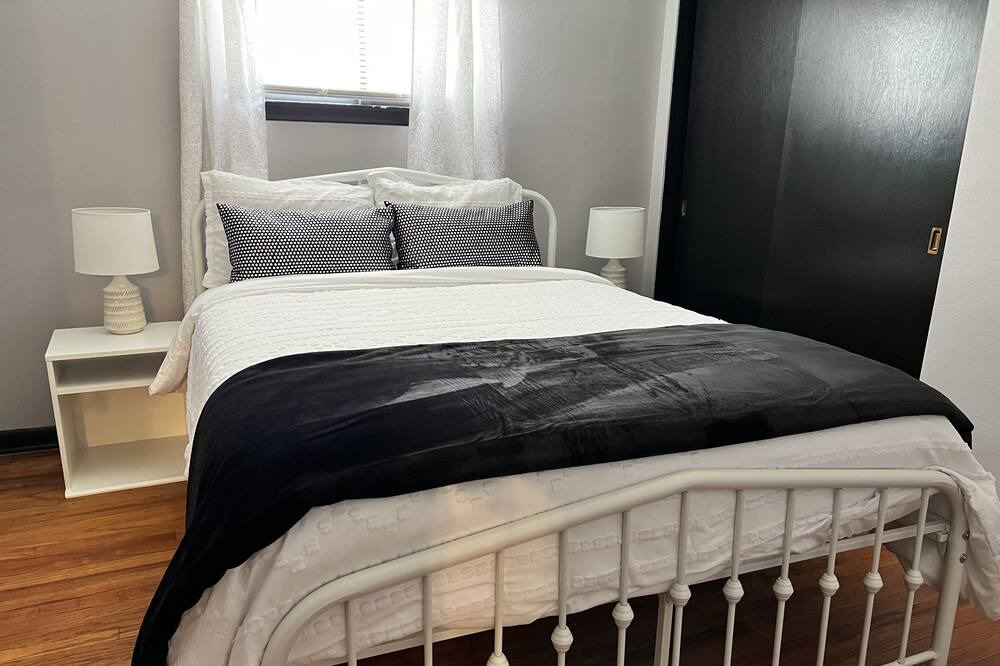 Photo of Bedroom in Yorkville