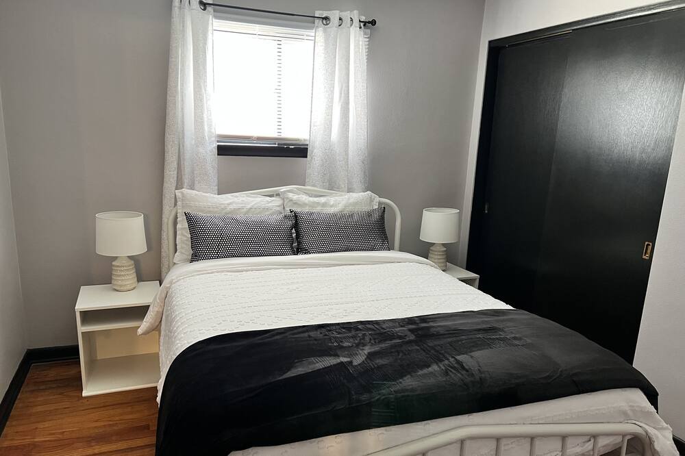 Photo of Bedroom in Yorkville