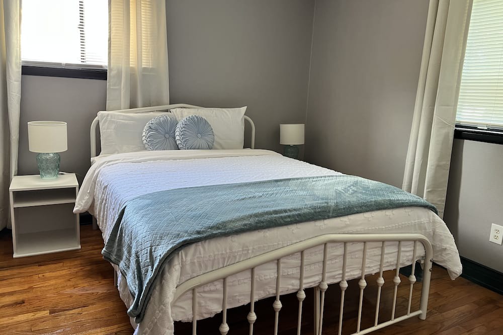 Photo of Bedroom in Yorkville