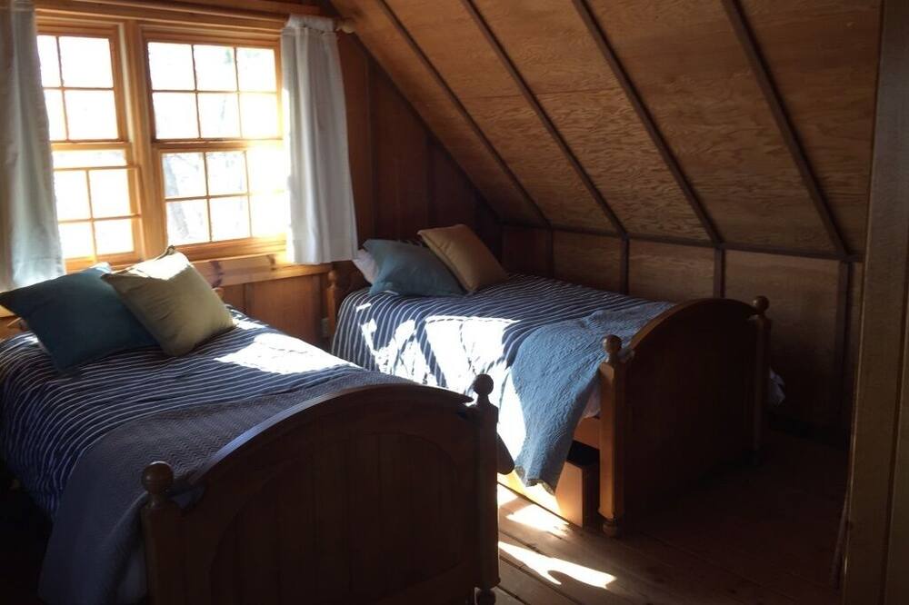 Photo of Bedroom in Oak Run