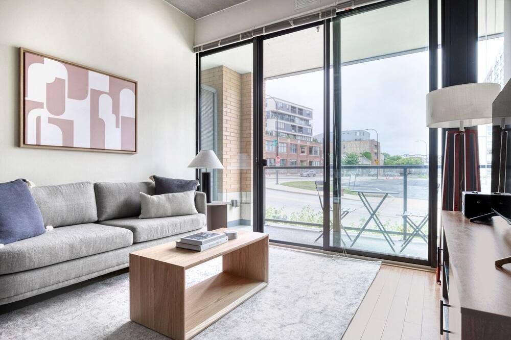 Photo of Livingroom in Evanston