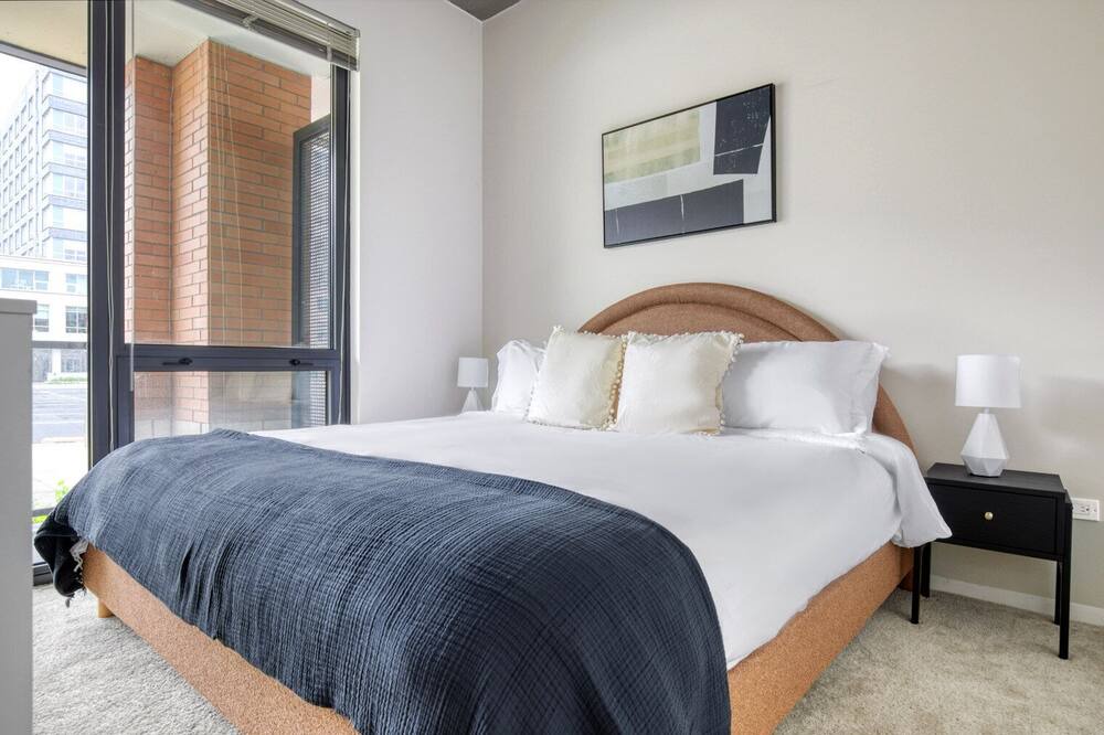 Photo of Bedroom in Evanston