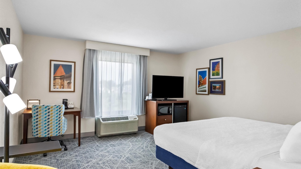Photo of Bedroom in DeKalb