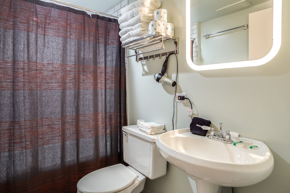 Photo of Bathroom in River North