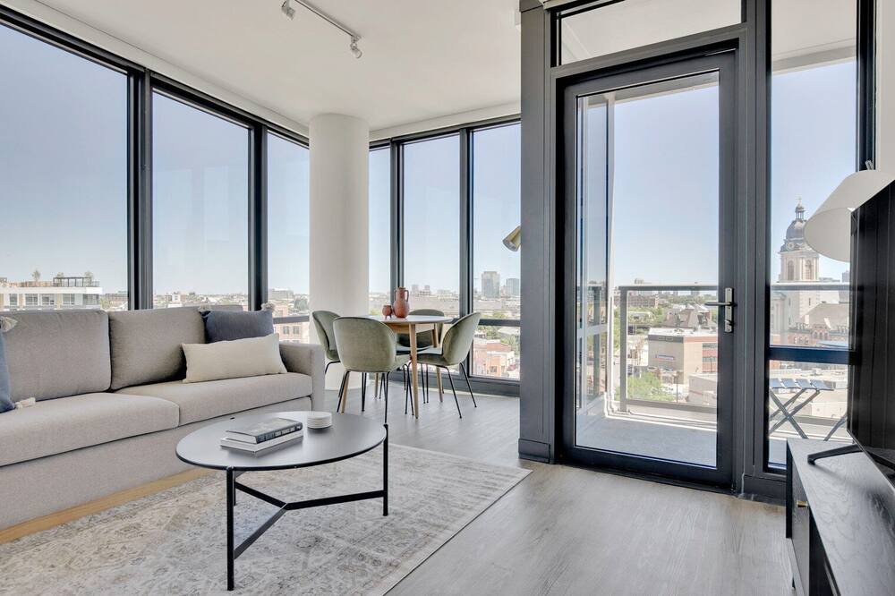 Photo of Livingroom in River West