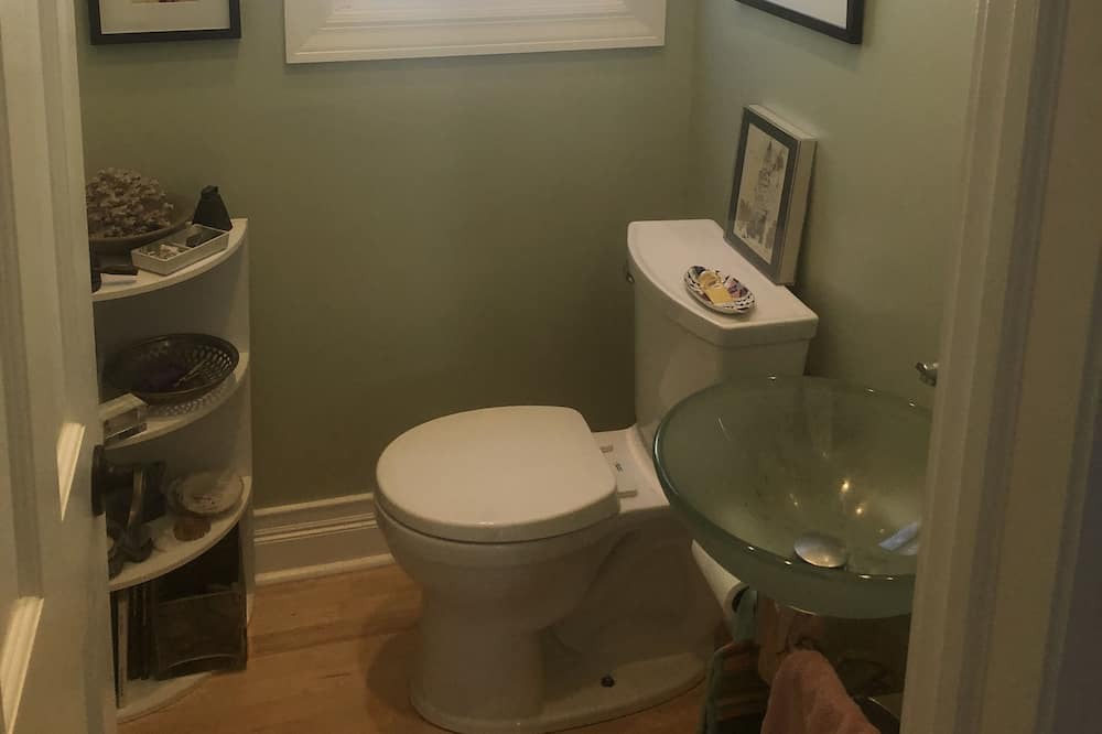 Photo of Bedroom in Edgewater