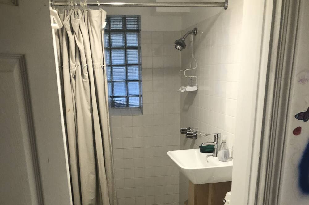 Photo of Bathroom in Edgewater