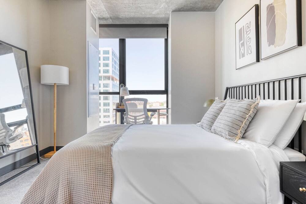 Photo of Bedroom in Near West Side
