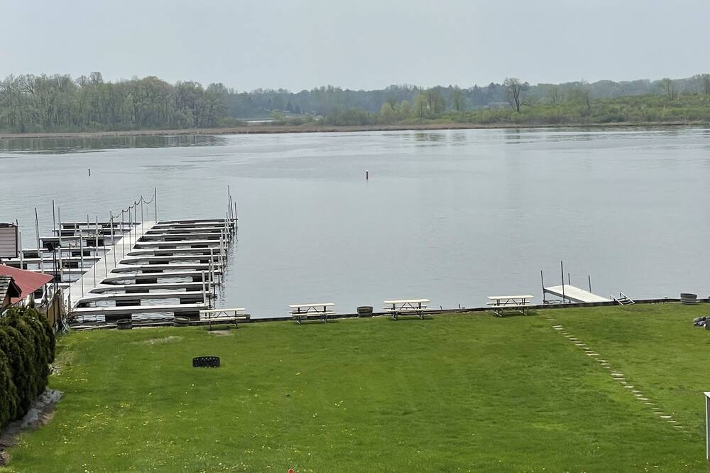 Photo of Others in Fox Lake