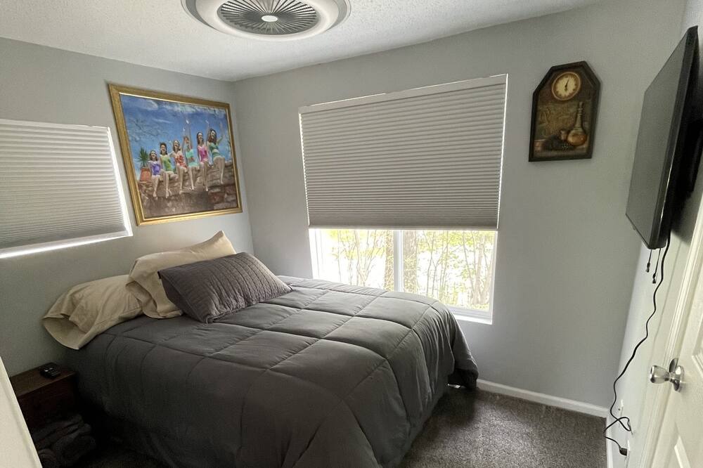 Photo of Bedroom in Fox Lake