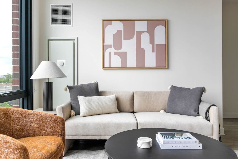 Photo of Livingroom in River West