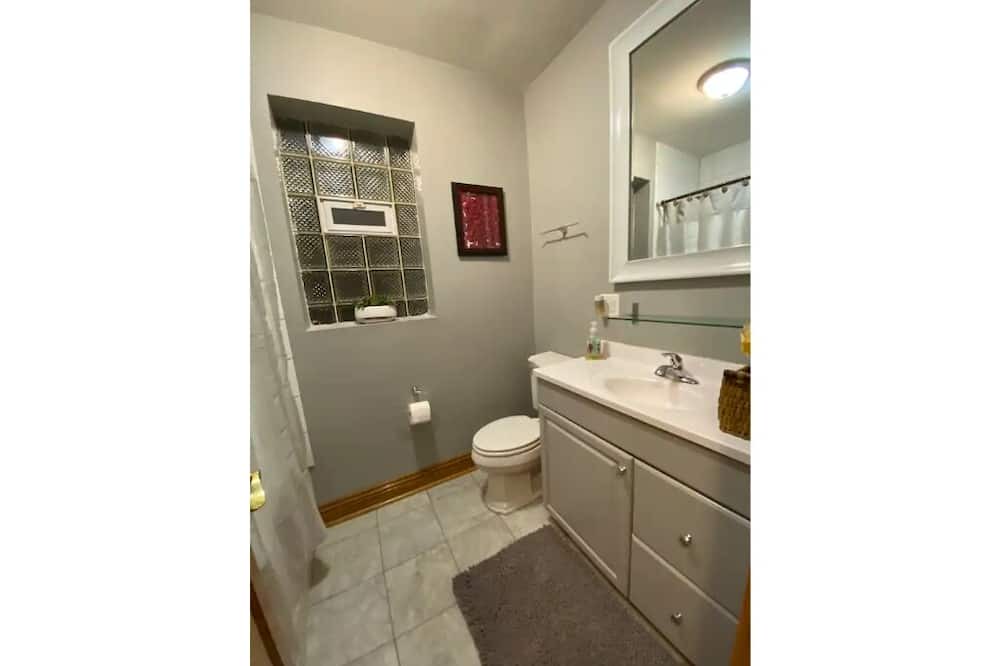 Photo of Bathroom in Greater Grand Crossing