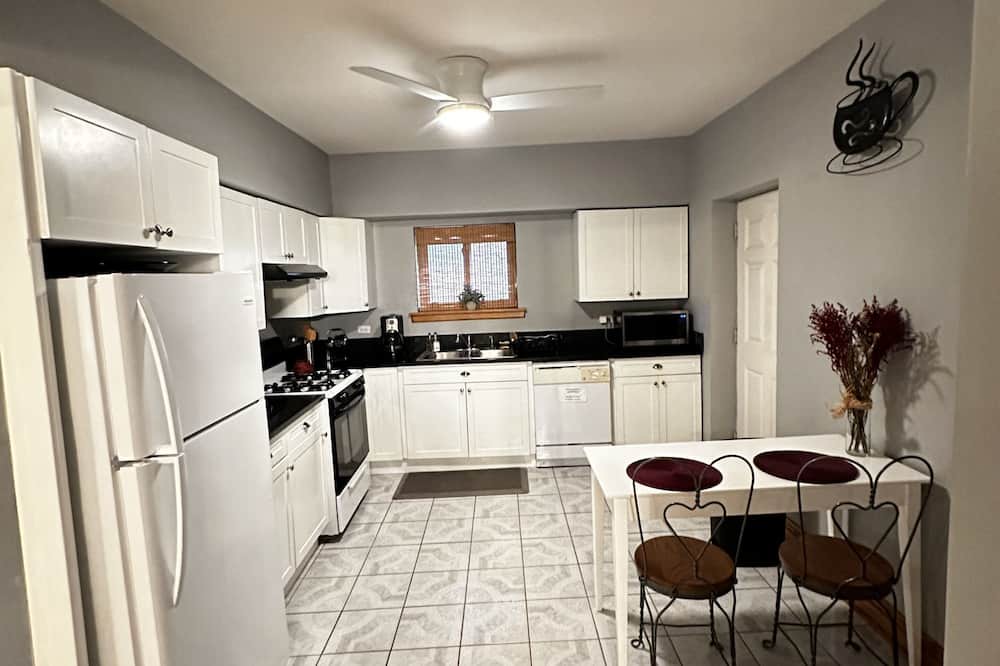 Photo of Kitchen in Greater Grand Crossing