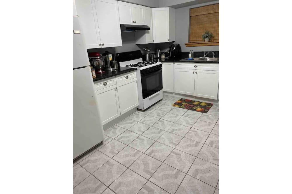 Photo of Kitchen in Greater Grand Crossing