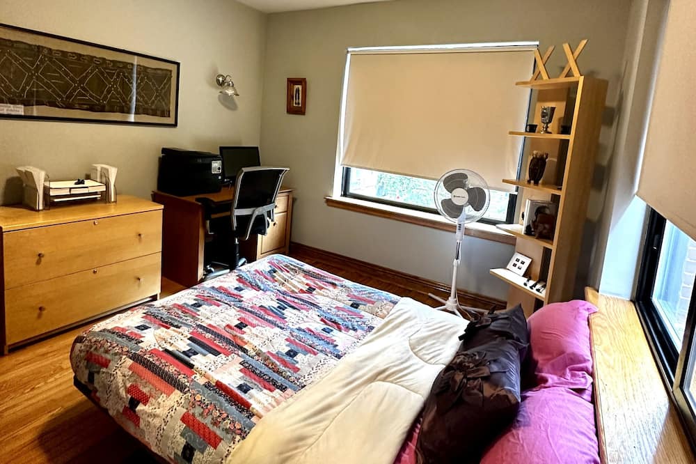 Photo of Bedroom in Greater Grand Crossing