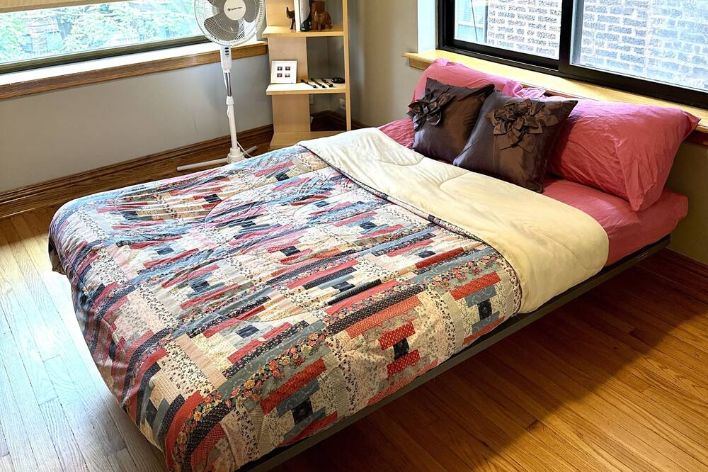 Photo of Bedroom in Greater Grand Crossing