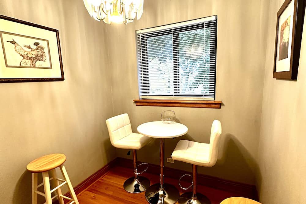 Photo of Bedroom in Greater Grand Crossing
