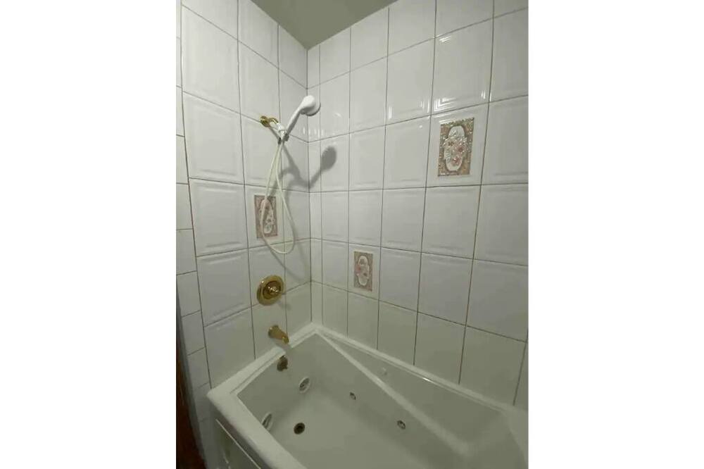 Photo of Bathroom in Greater Grand Crossing