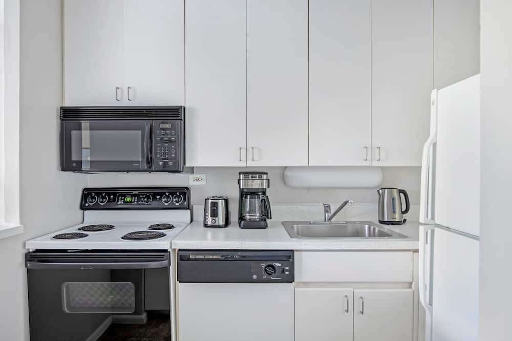 Photo of Kitchen in Lake View East