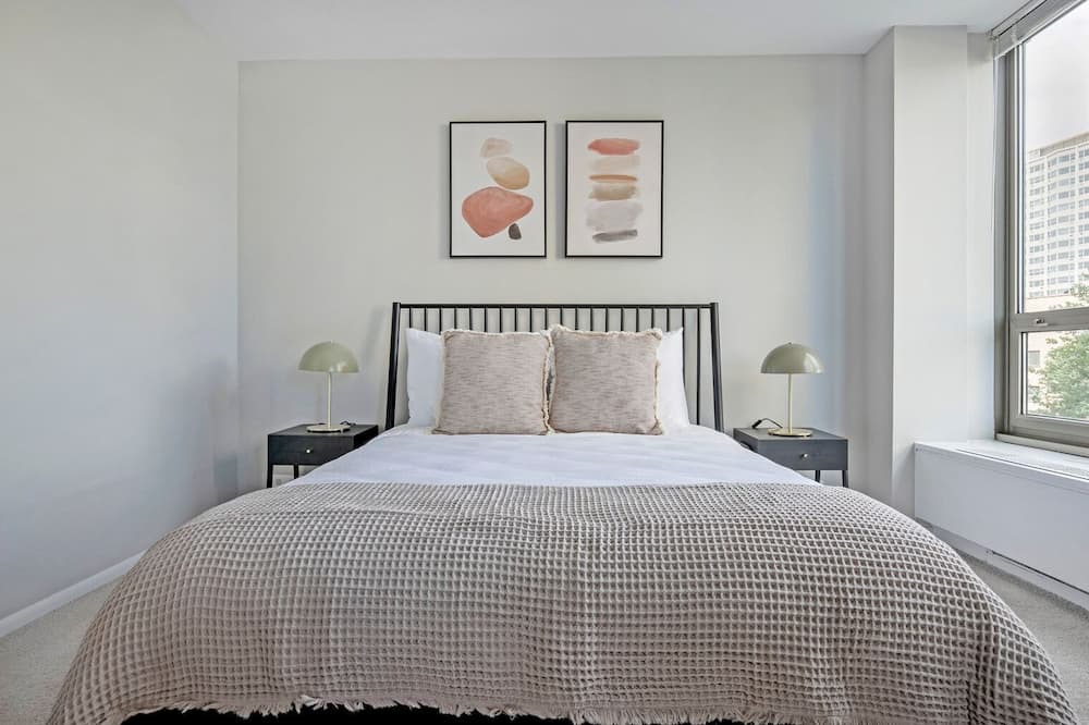Photo of Bedroom in Lake View East