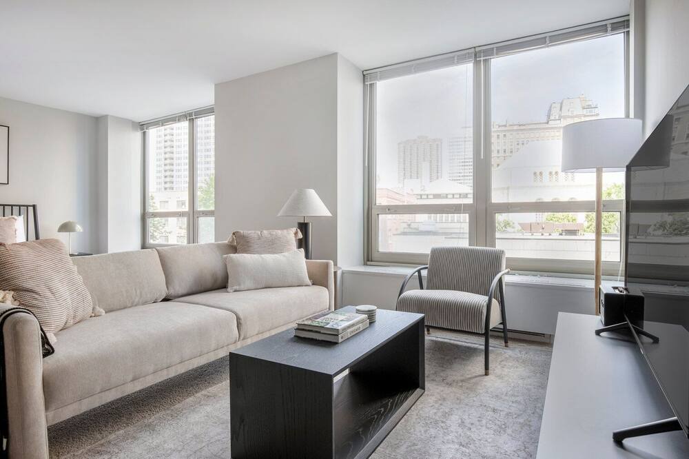 Photo of Livingroom in Lake View East