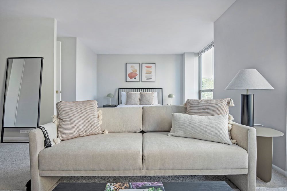Photo of Livingroom in Lake View East