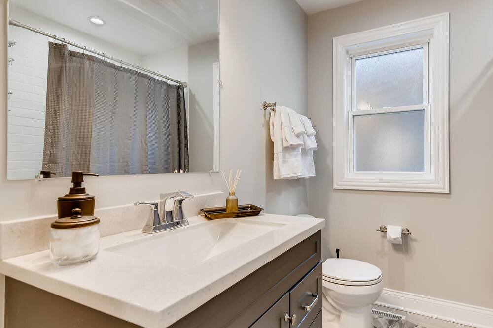 Photo of Bathroom in Roseland