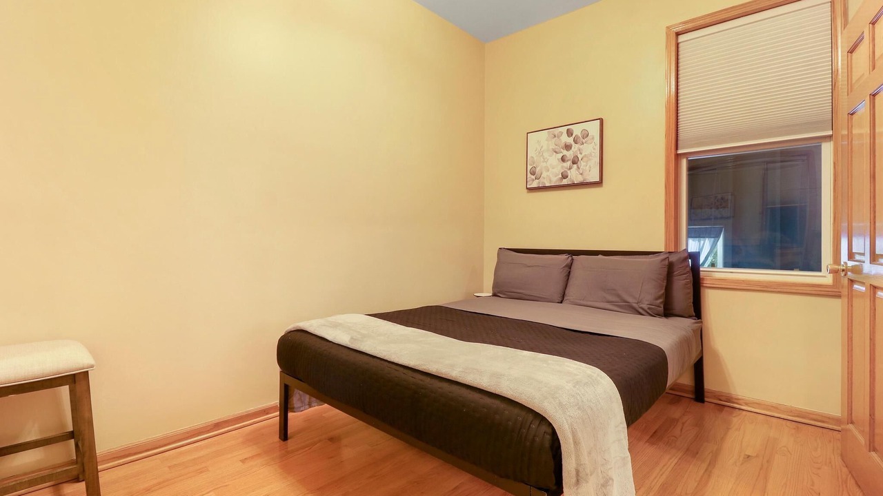 Photo of Bedroom in Irving Park