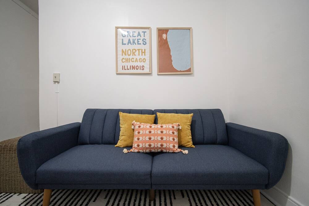Photo of Livingroom in North Chicago
