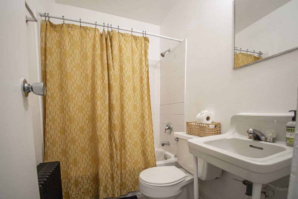Photo of Bathroom in North Chicago