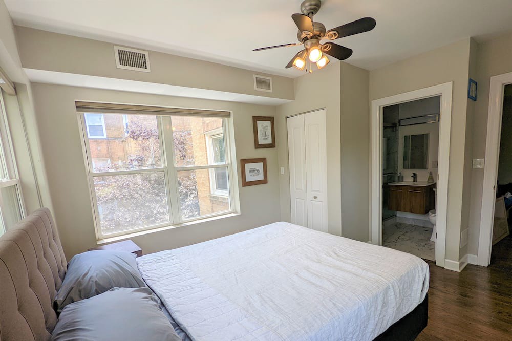 Photo of Bedroom in Albany Park