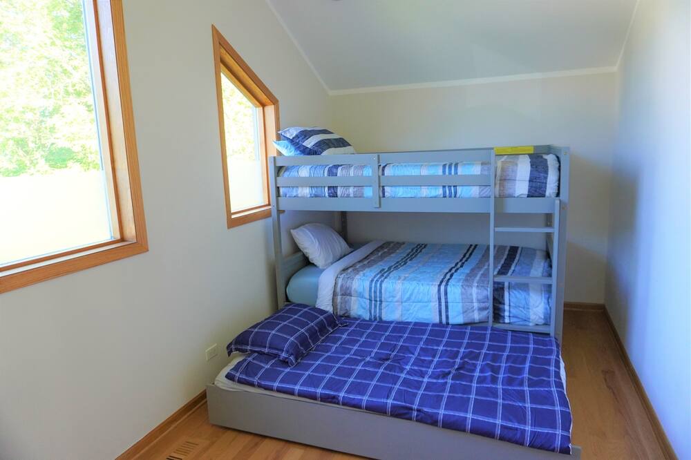 Photo of Bedroom in Pistakee Highlands