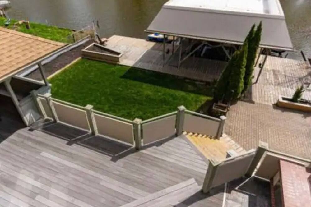 Photo of Patio Balcony in Pistakee Highlands
