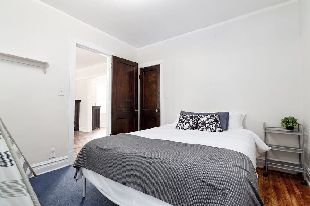 Photo of Bedroom in Cragin