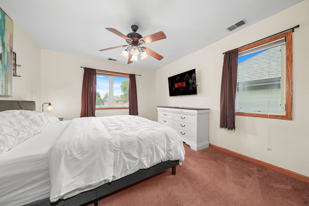 Photo of Bedroom in Garfield Ridge